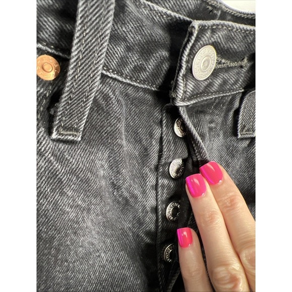 Levi's 501 High Rise Button Fly Distressed Hem Shorts Size 26 Stowaway Black - Picture 5 of 9